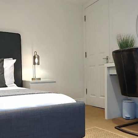 2 Bedroom City Centre Duplex Apt Престон Экстерьер фото