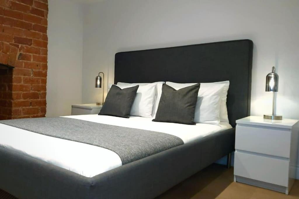 2 Bedroom City Centre Duplex Apt Престон Экстерьер фото